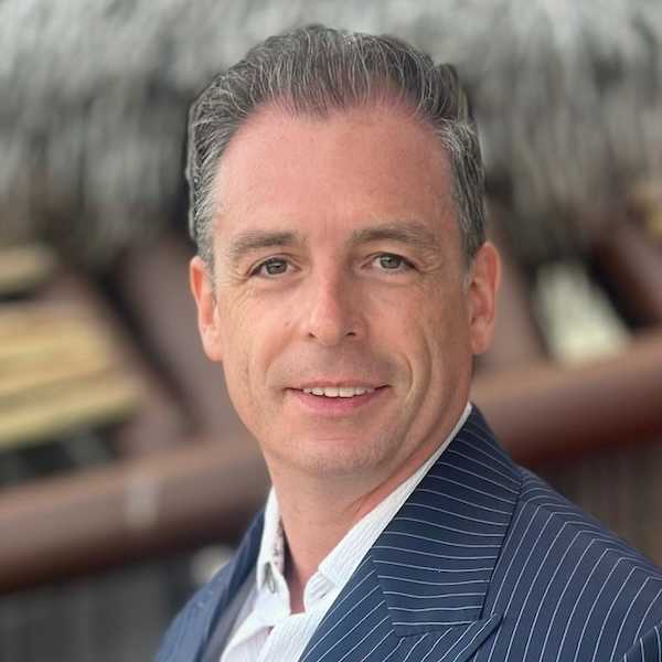 Geoffrey Deller's headshot